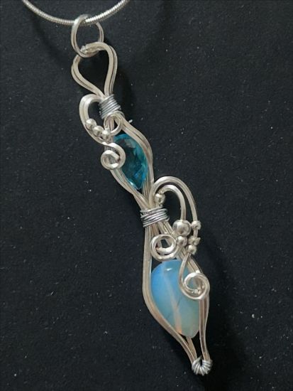 Immagine di sea ​​breath By Seraphin MS, collana in opalite e acquamarina 