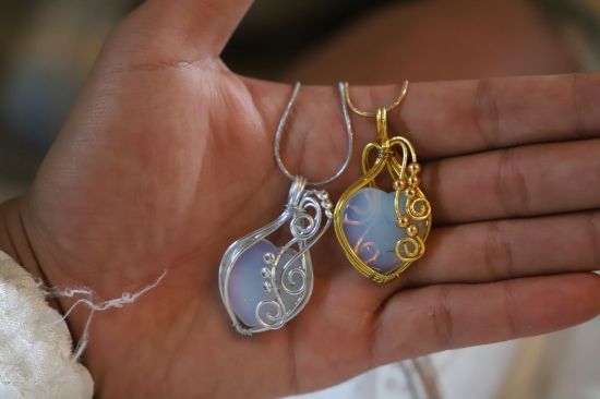 Immagine di Divine heart silver , collana in opalite 